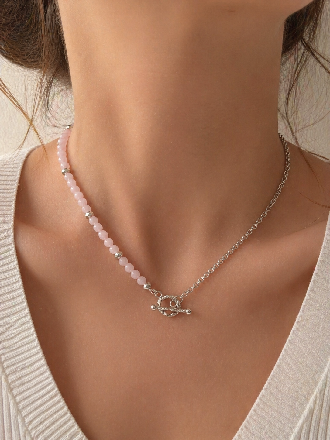 Collier Quartz Rose – Douceur & Élégance