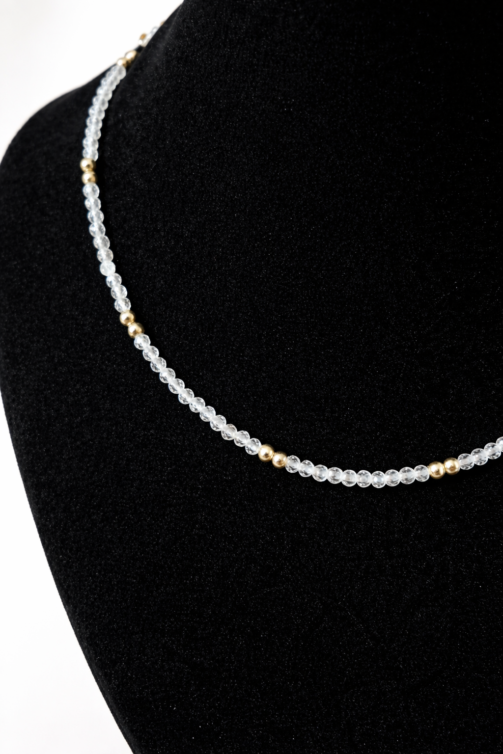 Collier Cristal de roche – Clarté & Énergie