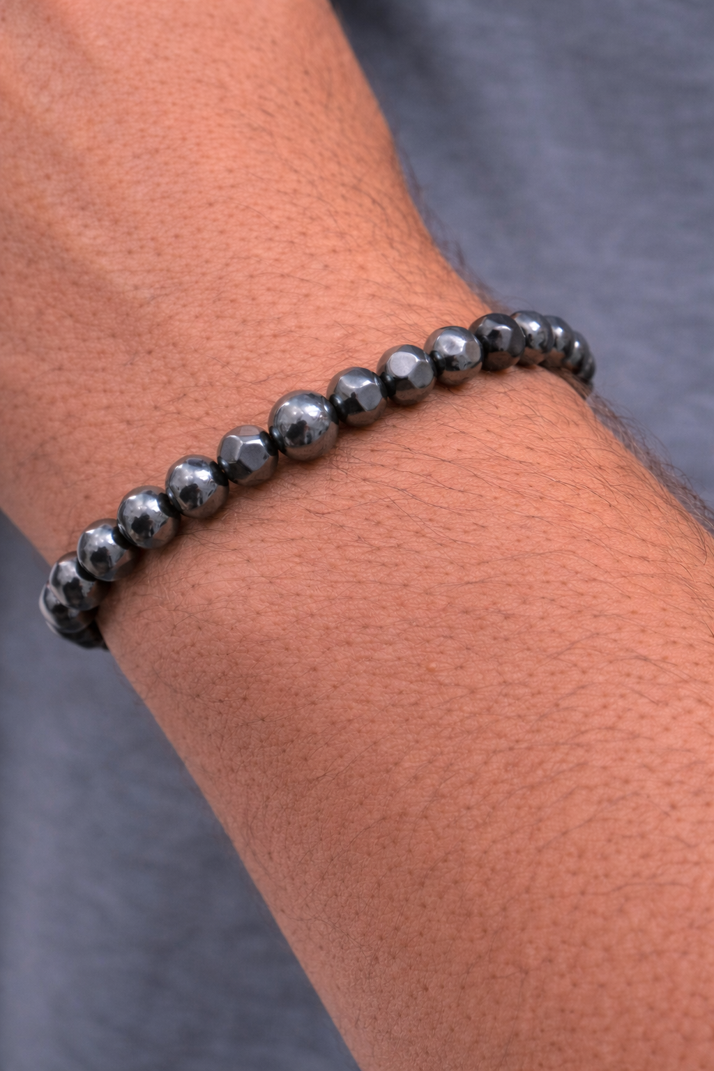Bracelet en Hématite naturelle – Perles 8 mm lisses et facettées